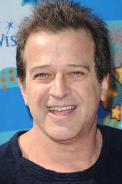 Allen Covert productor de Eight Crazy Nights