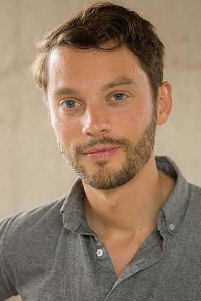 Ferdinand Freising productor de Kalveli: Shadows of the Desert
