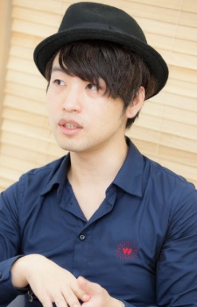 YKBX director de B Who I Want 2 B